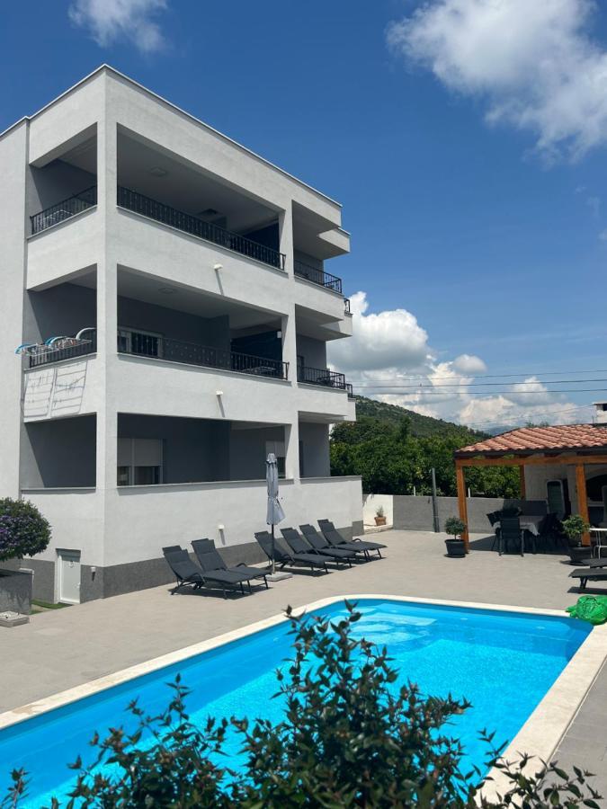 Villa Apartments Aa 1 Trogir Exterior foto