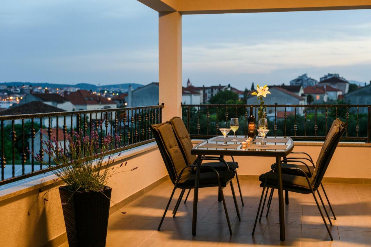 Villa Apartments Aa 1 Trogir Exterior foto