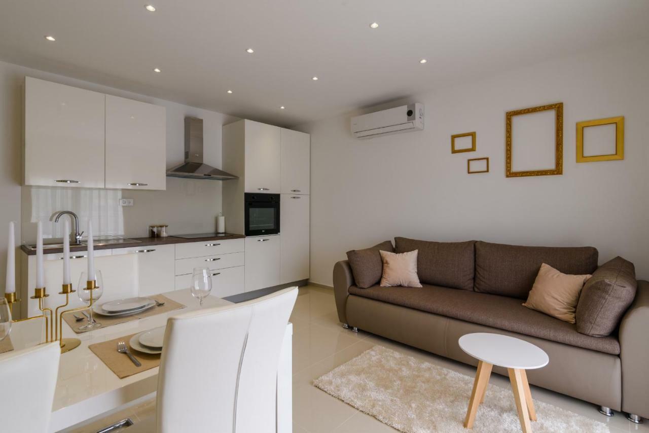 Villa Apartments Aa 1 Trogir Exterior foto