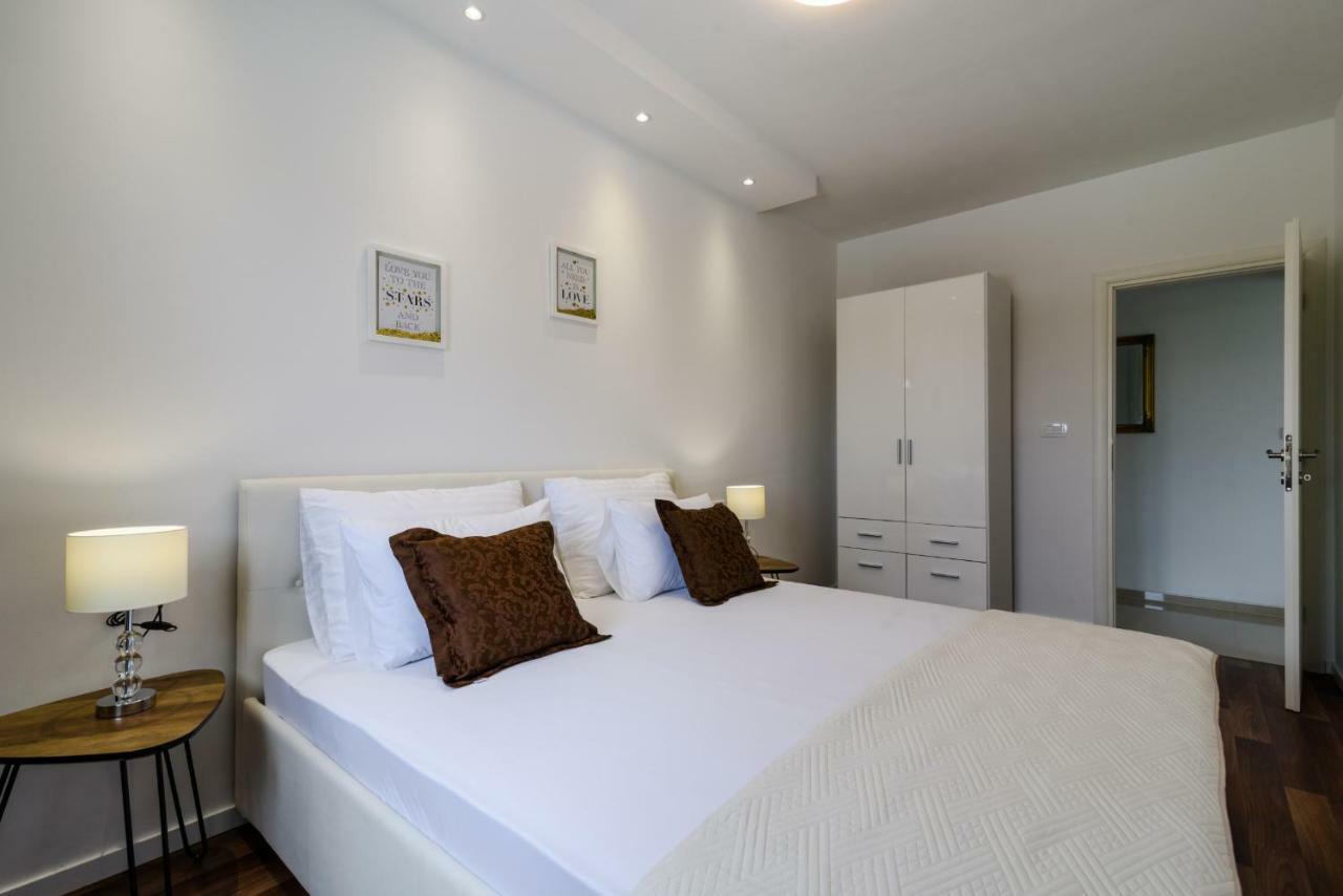 Villa Apartments Aa 1 Trogir Exterior foto